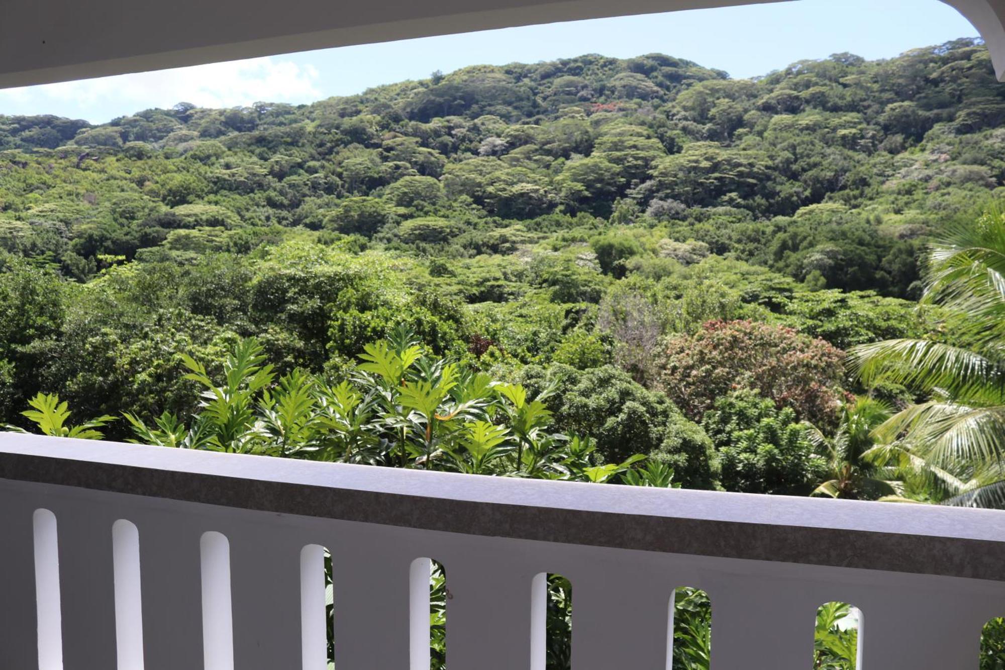 Mountain View Hotel La Digue Bagian luar foto